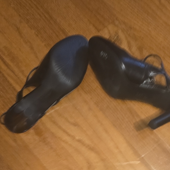 Franco Sarto Black Slingback Heels - Picture 3 of 5